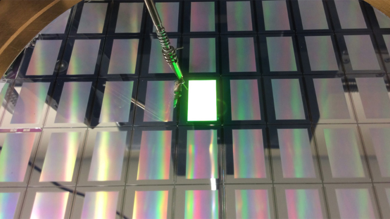 ساخت LED که با کارایی بالا، نور سبز تولید می‌کند