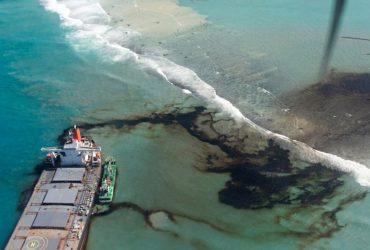 پاک‌سازی نفت از اقیانوس با جاذب نانویی در سواحل جزیره موریس