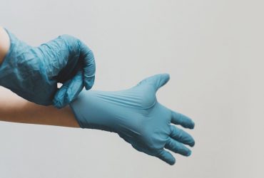 تولید و عرضه دستکش‌های نیتریلی تقویت شده با فناوری ‌نانو