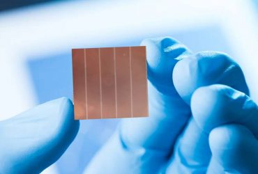 طراحی سلول خورشیدی پروسکایتی کارا و مقاوم با نانولوله‌های Cs-TiO2