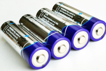 همکاری با دانشگاه برای تولید مواد مورد استفاده در باتری