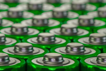 غول کره‌ای فروش مواد شیمیایی مربوط به باتری را افزایش می‌دهد