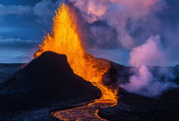 پیش از آغاز حیات، آتشفشان‌ها و شهاب‌سنگ‌ها نانوکاتالیست به زمین داده‌اند!