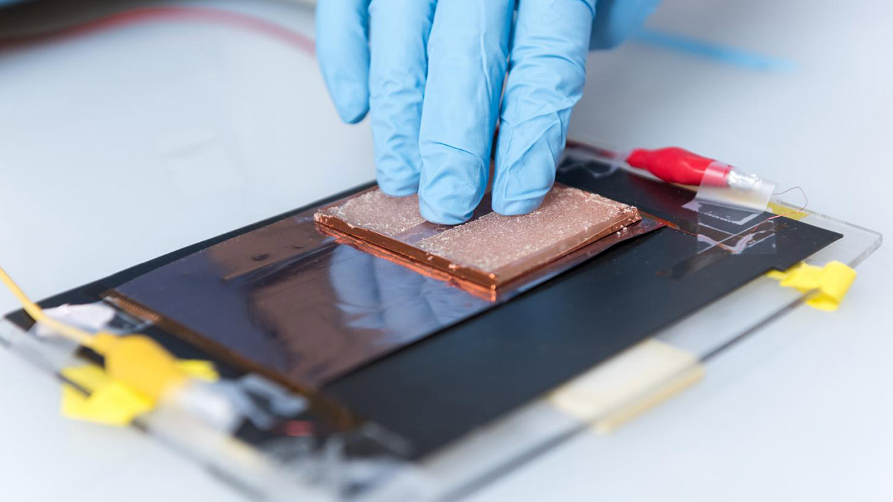 طراحی نانوژنراتورهای پوشیدنی که ضدباکتری هم هستند