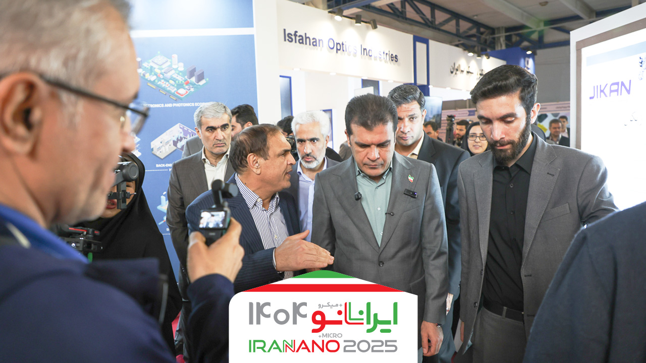 بازدید معاون رئیس‌جمهور و رئیس مرکز توسعه فناوری‌های راهبردی از شانزدهمین نمایشگاه فناوری نانو