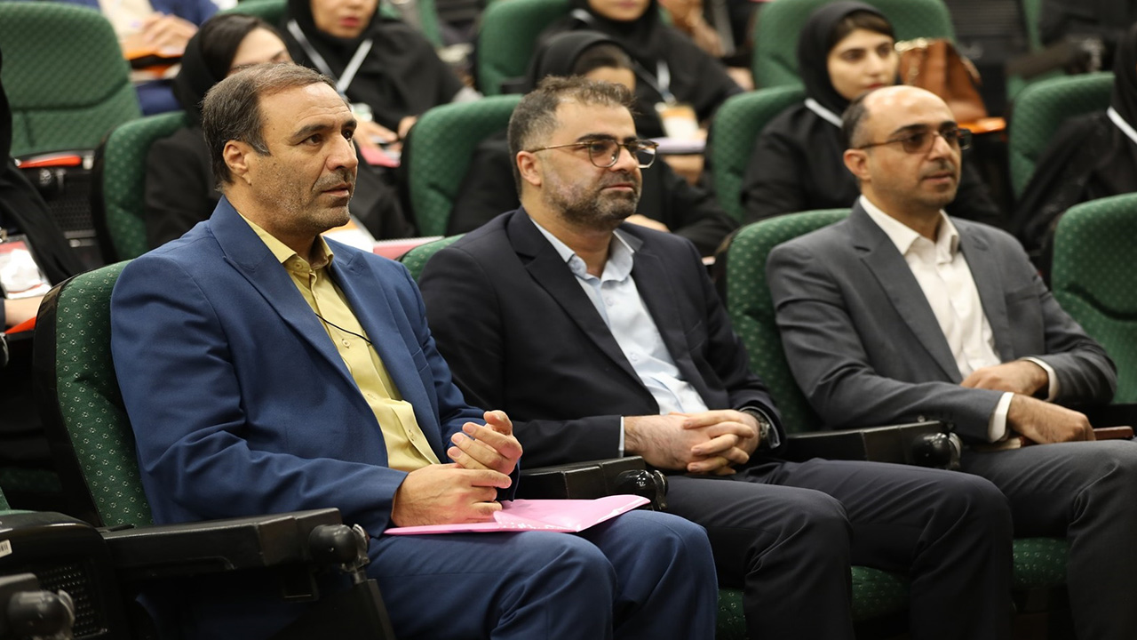 مشارکت گسترده معلمان و استقبال چشمگیر دانش‌آموزان از طرح توانمندسازی شبکه آزمایشگاهی کشور